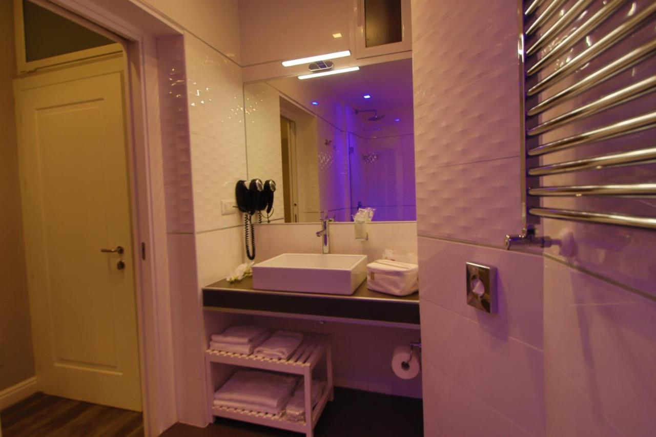 Millina Suites In Navona Rome Exterior photo