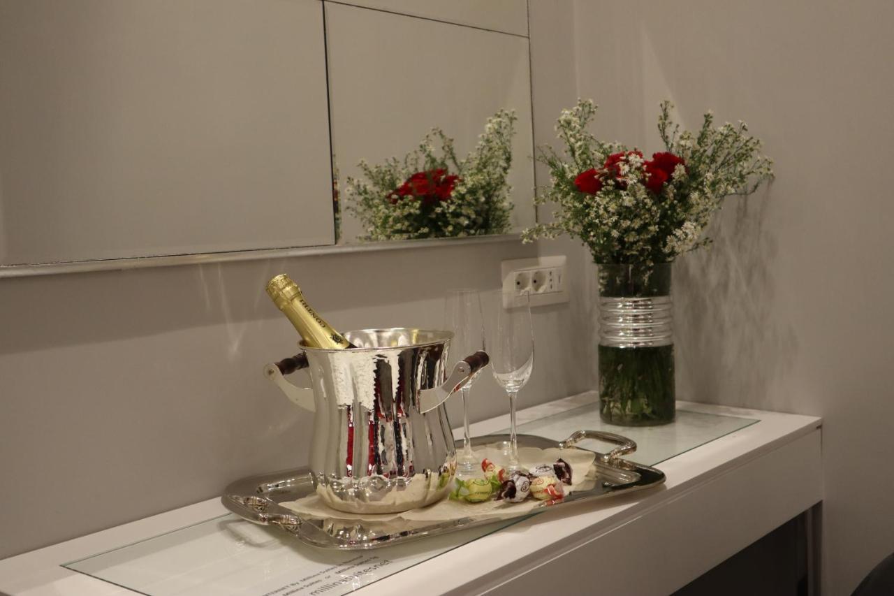 Millina Suites In Navona Rome Exterior photo