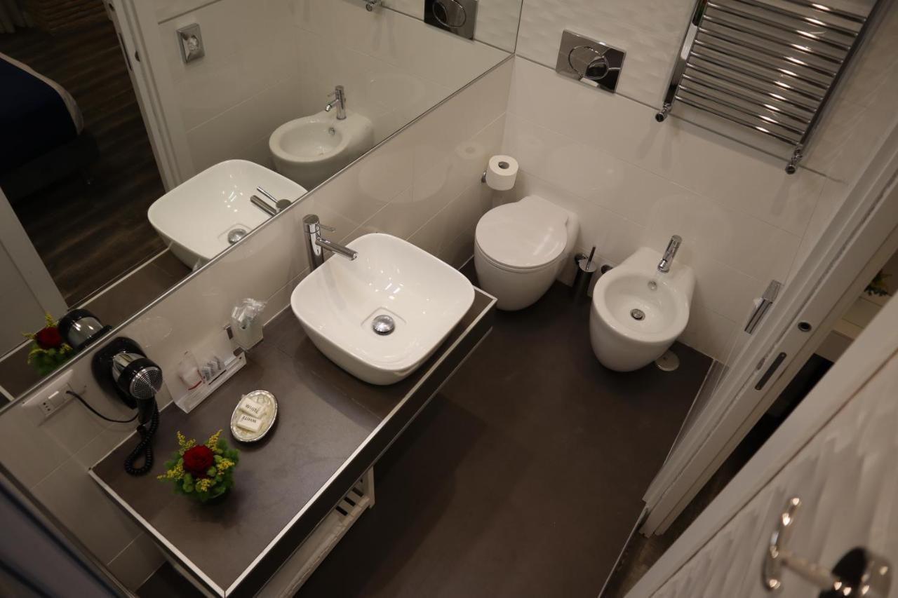 Millina Suites In Navona Rome Exterior photo