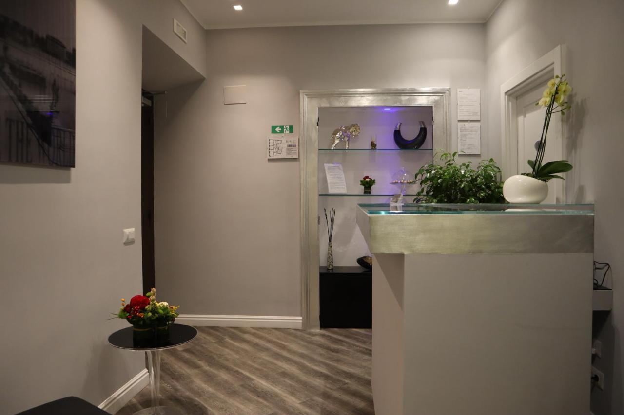 Millina Suites In Navona Rome Exterior photo